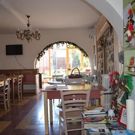 Polifemo Etna Couette-café Nicolosi
